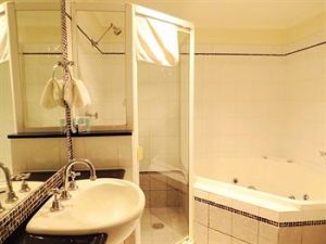 Waldorf Randwick Serviced Apartments - Lismore Accommodation
