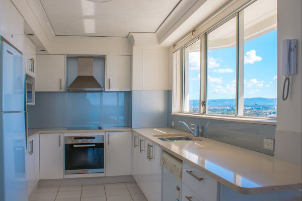 Cashelmara Burleigh Beachfront Apartments - Lismore Accommodation